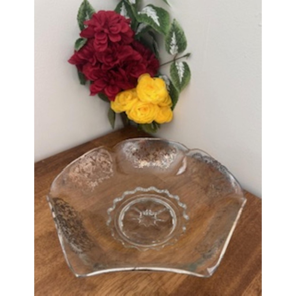 Mid-Century Silver Filigree Glass Bowl‎ – Elegant Vintage Serving Dish